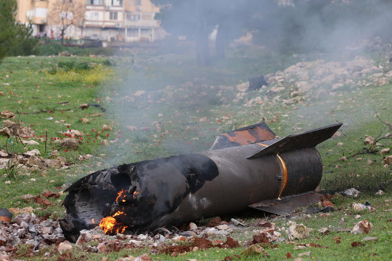 سقوط صواريخ شظايا (Flash90) سقوط صواريخ شظايا