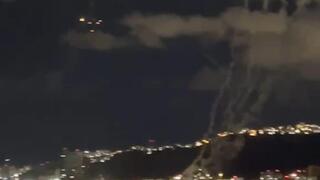 رشقة عنيفة من لبنان تتجاوز 25 صاروخًا نحو الشمال