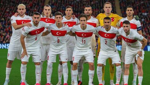 منتخب تركيا لكرة القدم 