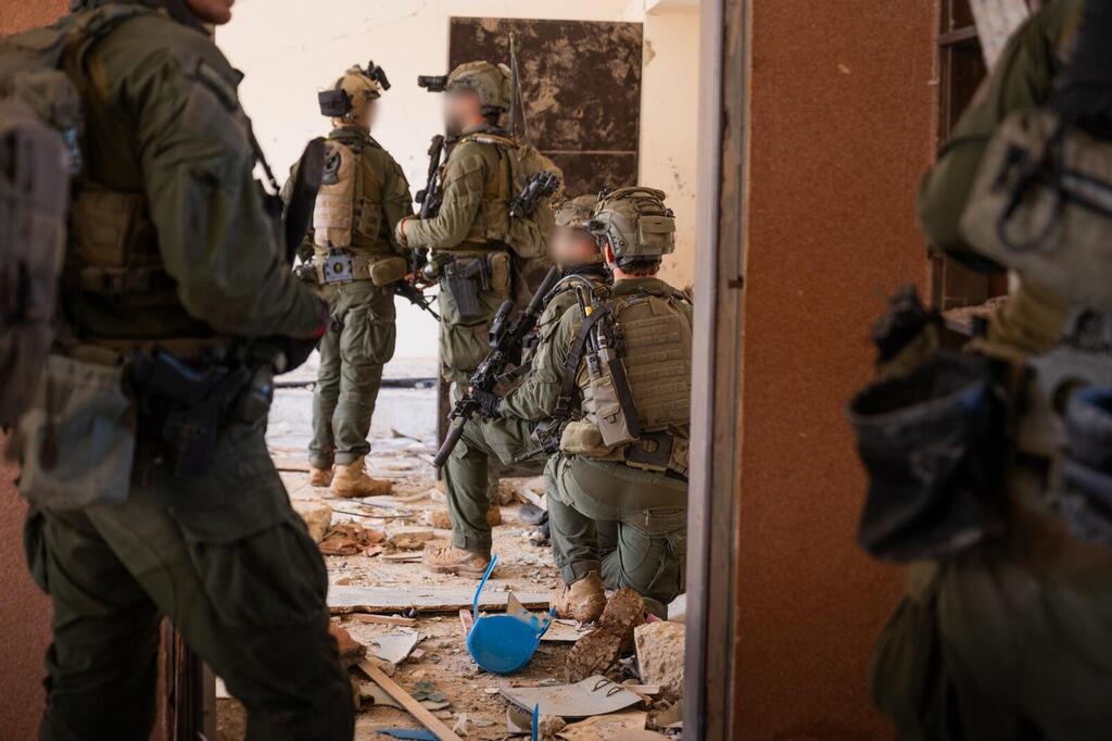 قوة كوماندوز اسرائيلية في مدرسة بقرية الخيام في جنوب لبنان