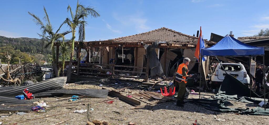 اصابة منزل في منطقة بيت شيمش (تُستخدم هذه الصورة بموجب البند 27 أ من قانون الحقوق الأدبية (2007)) اصابة منزل في منطقة بيت شيمش