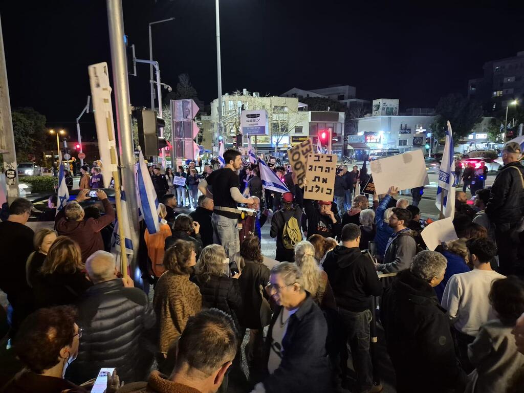 احتجاجات واسعة ضد الحرب في مدن عدّة 