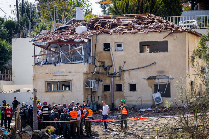 موقع سقوط صاروخ ايراني في موشاف إشتاؤول بمركز البلاد (Flash90) موقع سقوط صاروخ ايراني في موشاف إشتاؤول بمركز البلاد