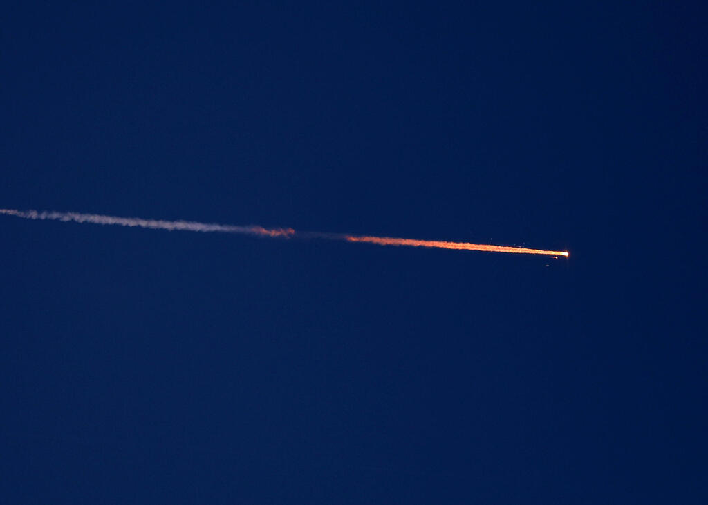 صاروخ إيراني في سماء البلاد