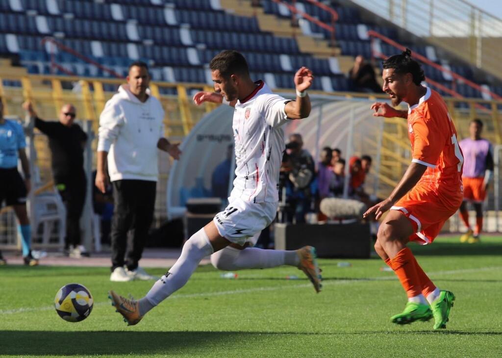 كفرقاسم يهزم ريشون لتسيون بثنائية نظيفة خارج الديار ضمن الجولة 26.