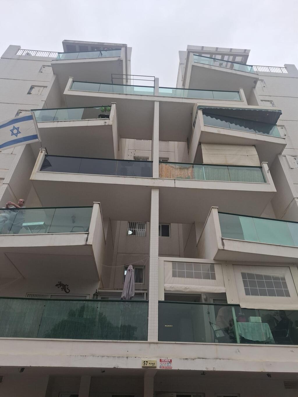 أضرار في نهاريا إثر رشقة صاروخية من لبنان 