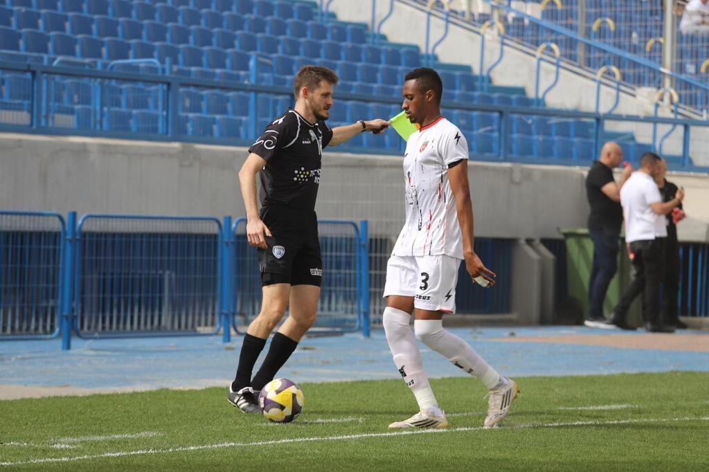 خسارة قاسية لكفرقاسم بثلاثية أمام كفار شاليم ومباراة تتوقف بسبب صافرات الإنذار