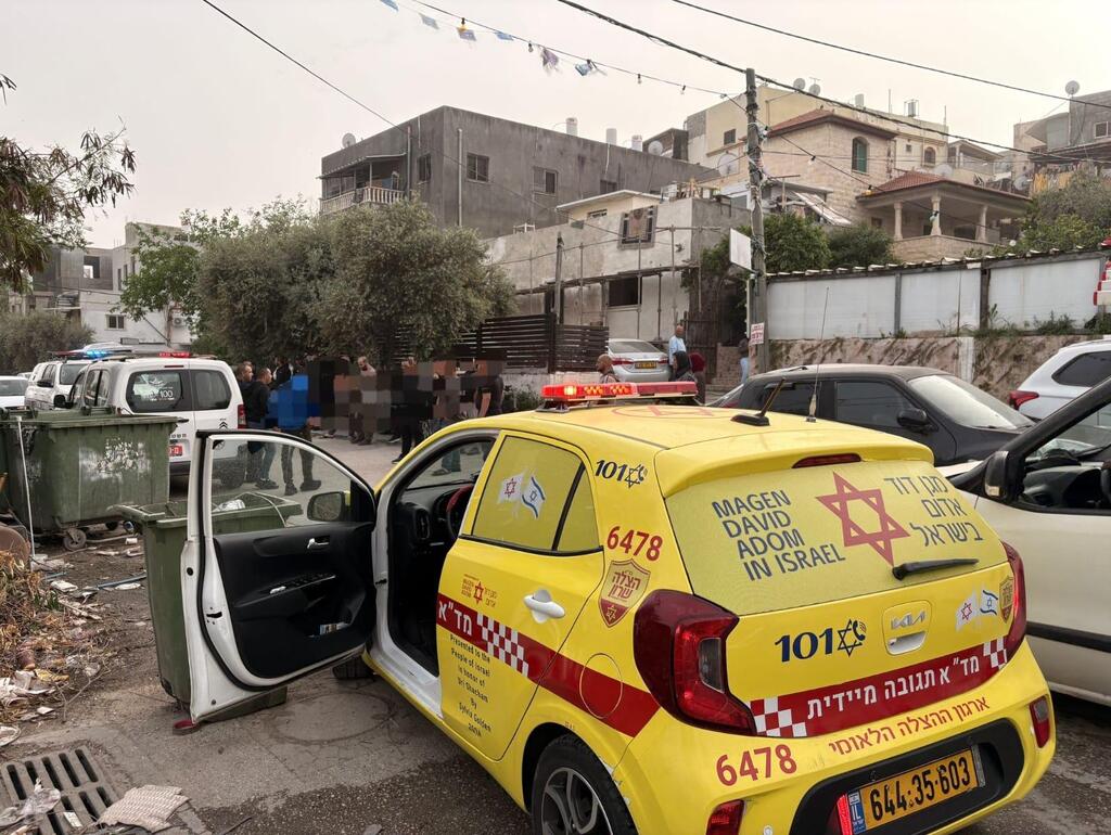 جسر الزرقاء: شاب (22 عامًا) بحالة حرجة إثر جريمة عنف بعد إصابته بإطلاق نار