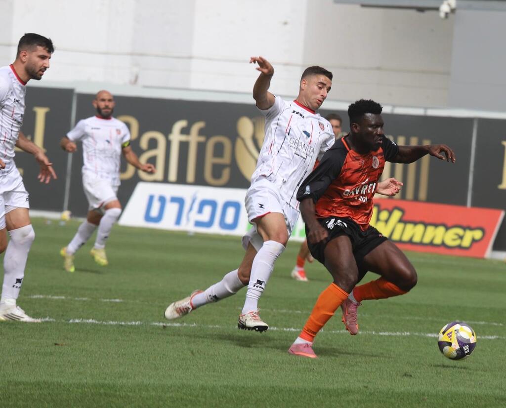 خسارة قاسية لكفرقاسم بثلاثية أمام كفار شاليم ومباراة تتوقف بسبب صافرات الإنذار