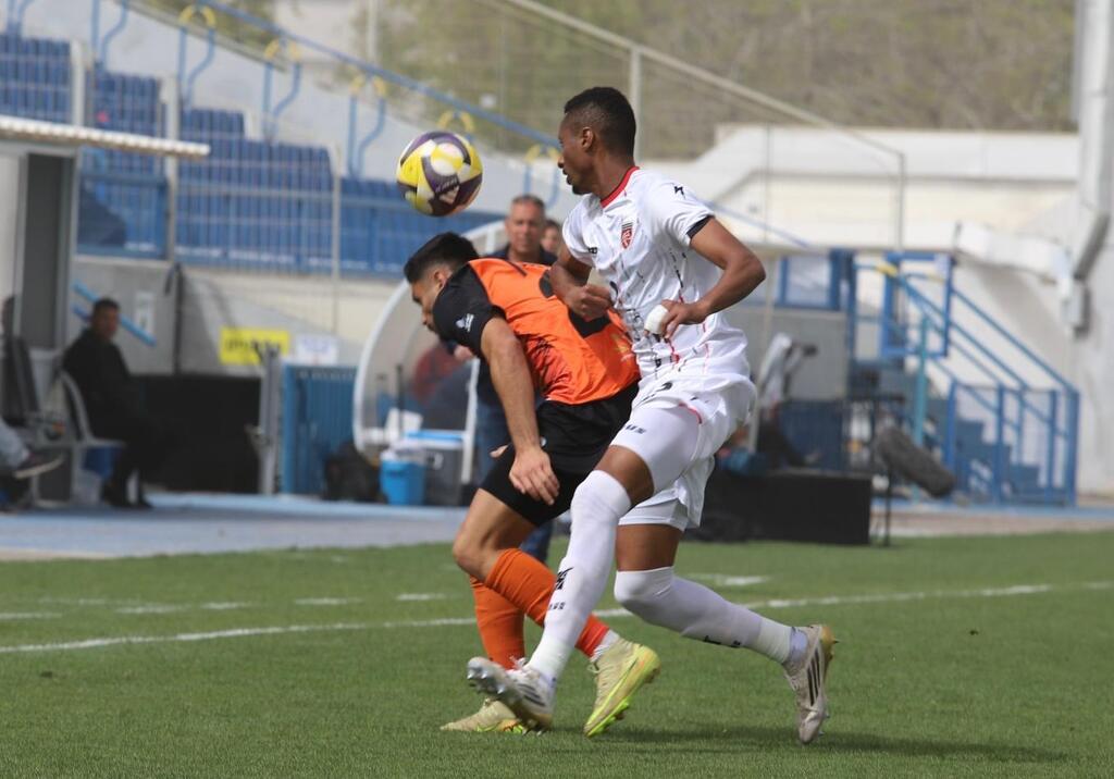 خسارة قاسية لكفرقاسم بثلاثية أمام كفار شاليم ومباراة تتوقف بسبب صافرات الإنذار