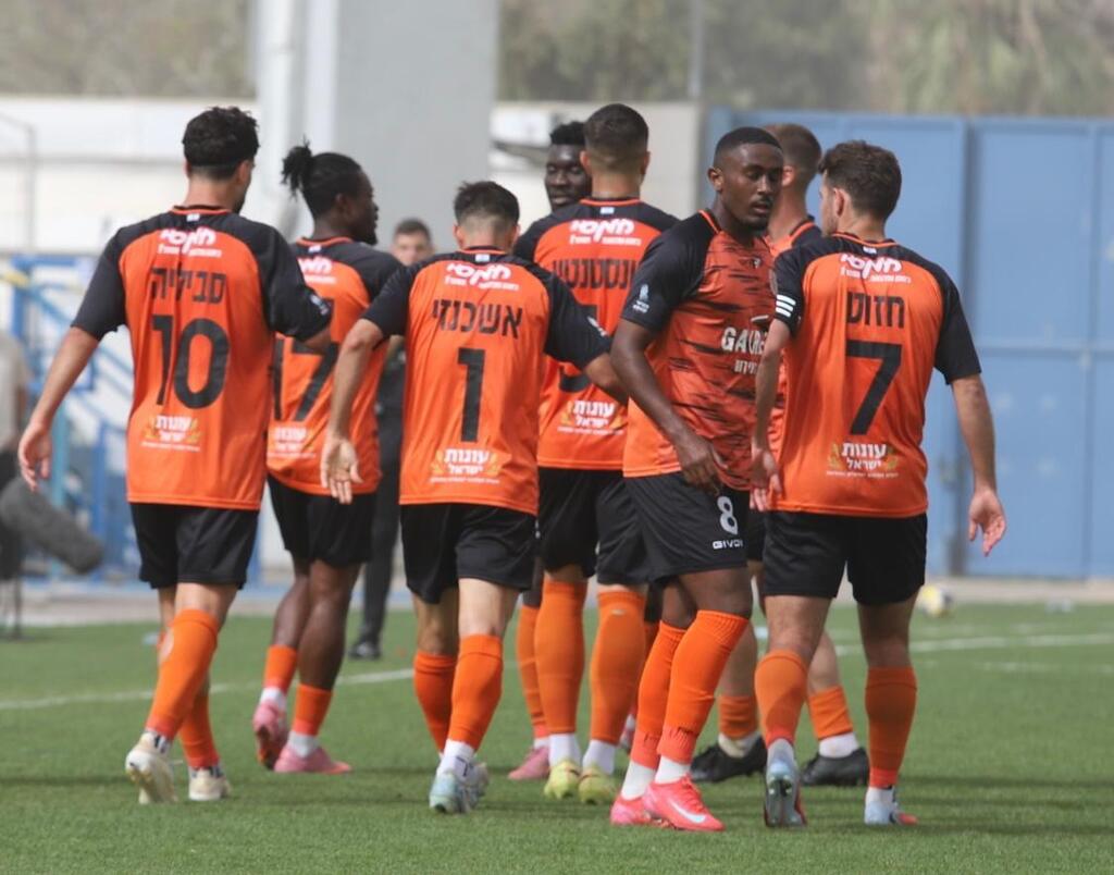 خسارة قاسية لكفرقاسم بثلاثية أمام كفار شاليم ومباراة تتوقف بسبب صافرات الإنذار