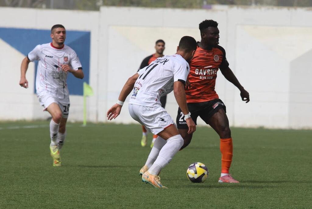 خسارة قاسية لكفرقاسم بثلاثية أمام كفار شاليم ومباراة تتوقف بسبب صافرات الإنذار