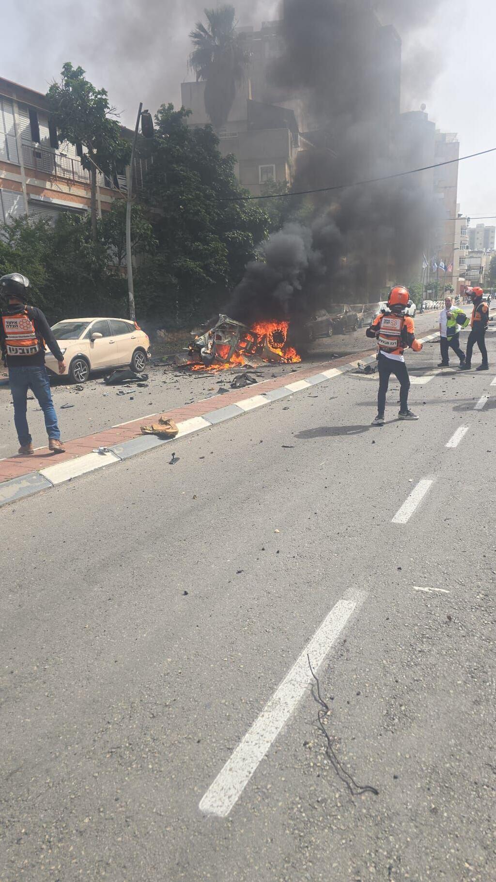 أضرار مادية في عدة مواقع بمنطقة المركز جراء الرشقة الصاروخية الأخيرة من إيران (تُستخدم هذه الصورة بموجب البند 27 أ من قانون الحقوق الأدبية (2007)) أضرار مادية في عدة مواقع بمنطقة المركز جراء الرشقة الصاروخية الأخيرة من إيران