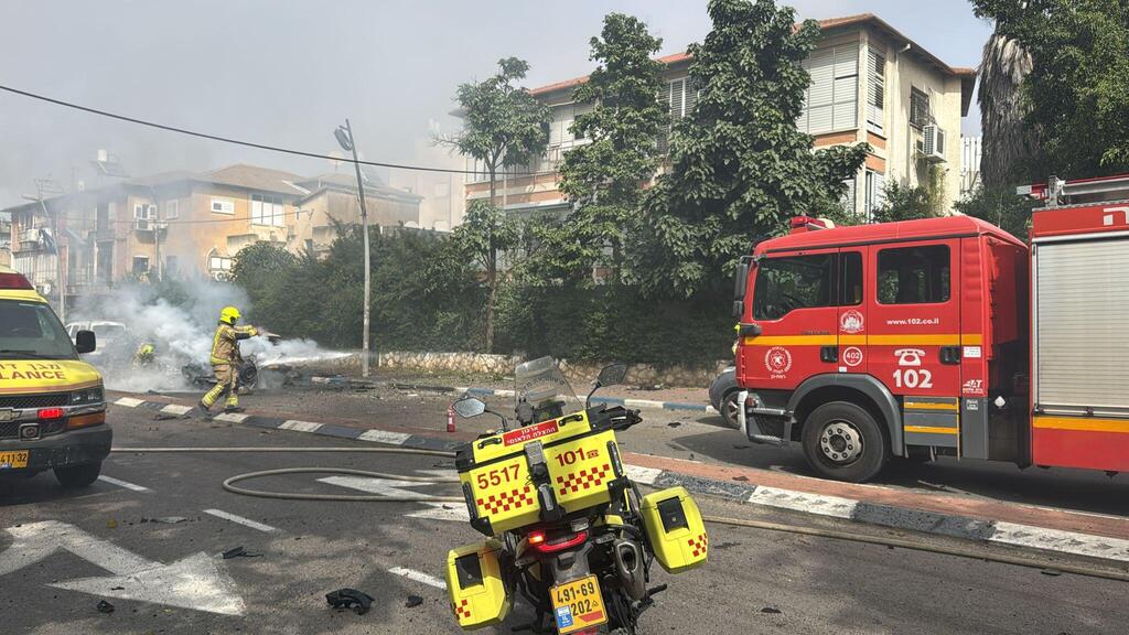 أضرار مادية في عدة مواقع بمنطقة المركز جراء الرشقة الصاروخية الأخيرة من إيران (تُستخدم هذه الصورة بموجب البند 27 أ من قانون الحقوق الأدبية (2007)) أضرار مادية في عدة مواقع بمنطقة المركز جراء الرشقة الصاروخية الأخيرة من إيران