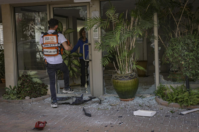 مشاهد من اليوم الـ36 للحرب: رشقات صاروخية مستمرة وأضرار مادية جسيمة ( Flash90) مشاهد من اليوم الـ36 للحرب: رشقات صاروخية مستمرة وأضرار مادية جسيمة