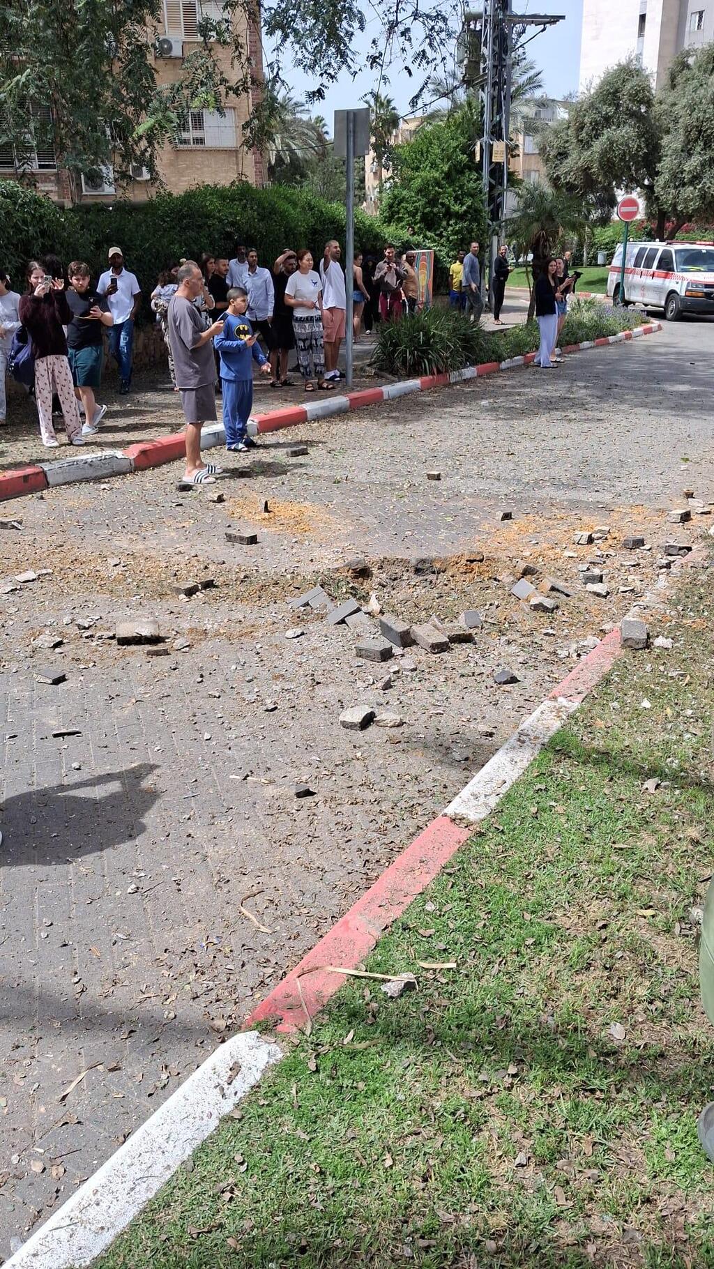 صور من اضرار الرشقة الاخيرة نحو المركز (تُستخدم هذه الصورة بموجب البند 27 أ من قانون الحقوق الأدبية (2007)) صور من اضرار الرشقة الاخيرة نحو المركز