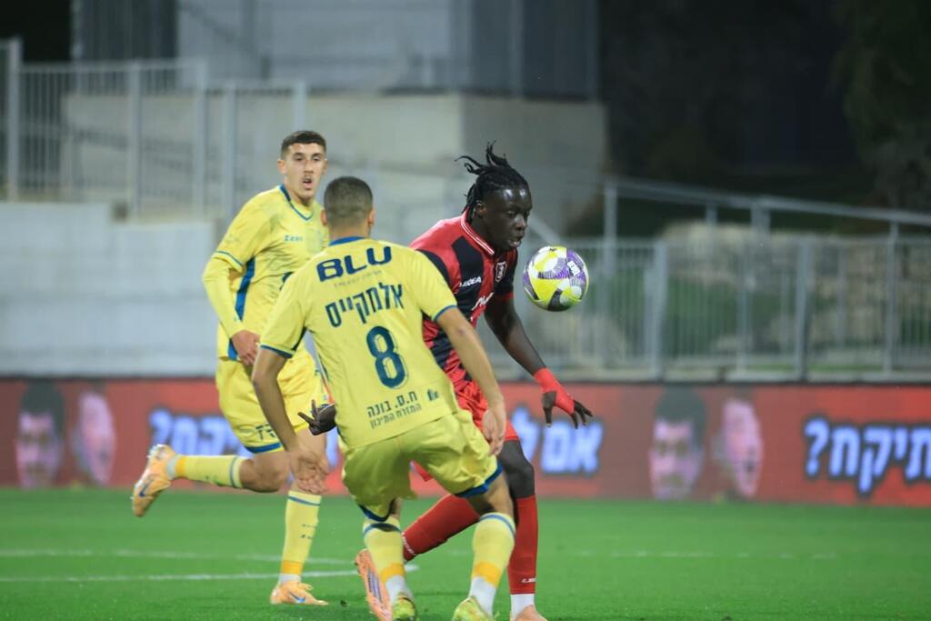مكابي الرينة وهبوعيل القدس يفترقان بتعادل سلبي