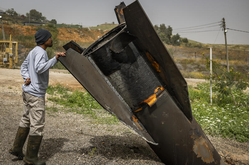 مشاهد من اليوم الـ36 للحرب: رشقات صاروخية مستمرة وأضرار مادية جسيمة ( Flash90) مشاهد من اليوم الـ36 للحرب: رشقات صاروخية مستمرة وأضرار مادية جسيمة