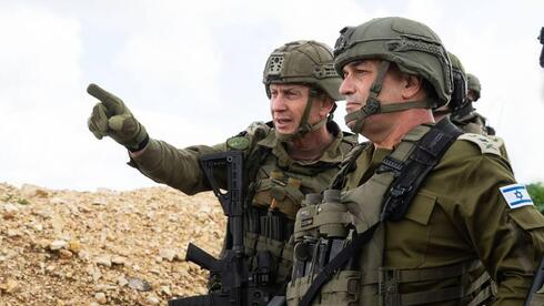 رئيس أركان الجيش الإسرائيلي وقائد المنطقة الشمالية في جنوب لبنان