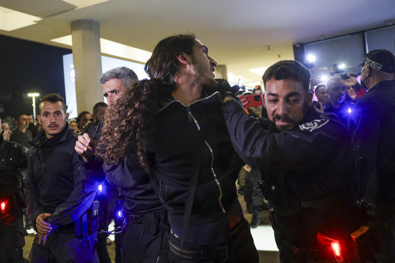 اعتقالات في ساحة هبيما في تل أبيب