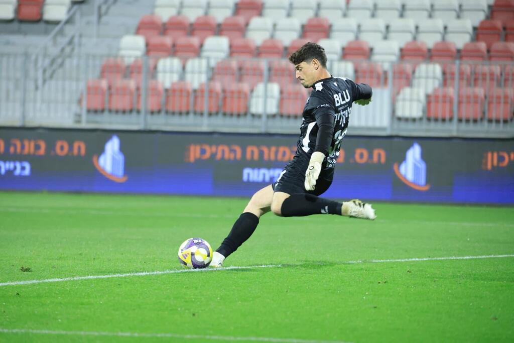 مكابي الرينة وهبوعيل القدس يفترقان بتعادل سلبي