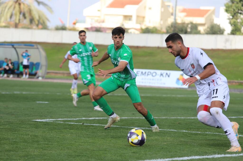 كفار سابا نحو القمة وكفرقاسم يغرق في القاع (راديو الناس) كفار سابا نحو القمة وكفرقاسم يغرق في القاع