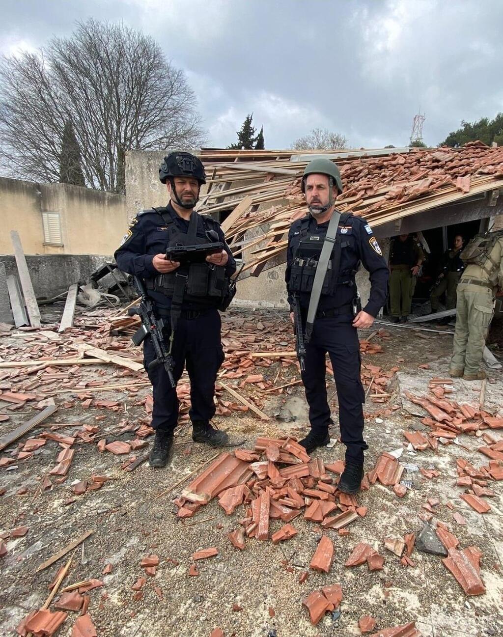 الشمال يشتعل مجددًا صفارات الإنذار تتوالى (تُستخدم هذه الصورة بموجب البند 27 أ من قانون الحقوق الأدبية (2007)) الشمال يشتعل مجددًا صفارات الإنذار تتوالى