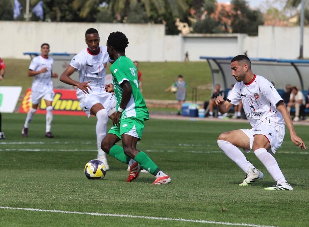 كفار سابا نحو القمة وكفرقاسم يغرق في القاع (راديو الناس) كفار سابا نحو القمة وكفرقاسم يغرق في القاع