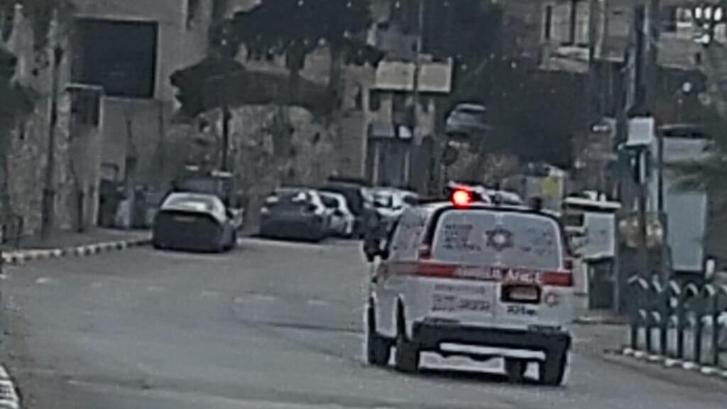 جريمة عنف في معاوية تسفر عن إصابة شاب بجراح خطيرة