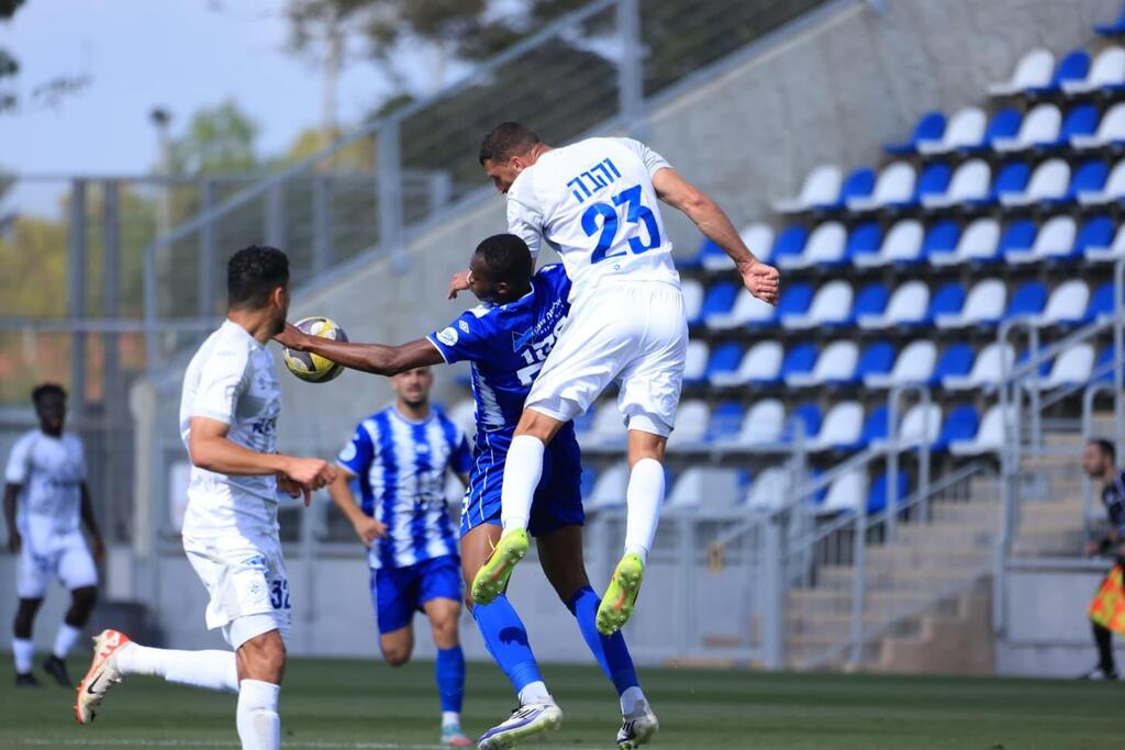  نواف بزيغ يقود مكابي بيتح تكفا لتعادل مثير أمام كريات يام 2-2 