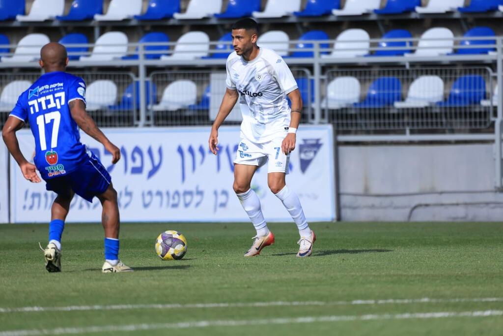  نواف بزيغ يقود مكابي بيتح تكفا لتعادل مثير أمام كريات يام 2-2 