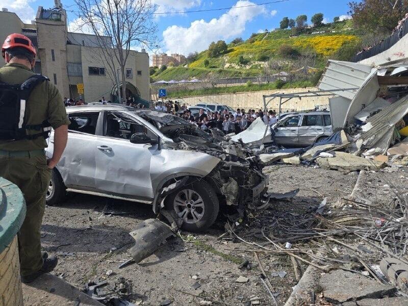 أضرار إثر سقوط شظايا في صفد 