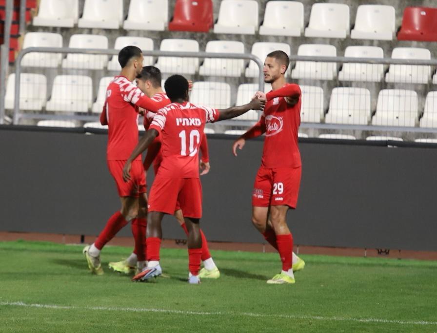 سخنين تقتنص فوزًا دراميًا وتعمّق أزمة الرينة