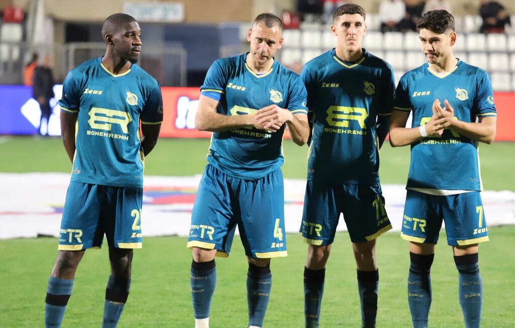 سخنين تقتنص فوزًا دراميًا وتعمّق أزمة الرينة