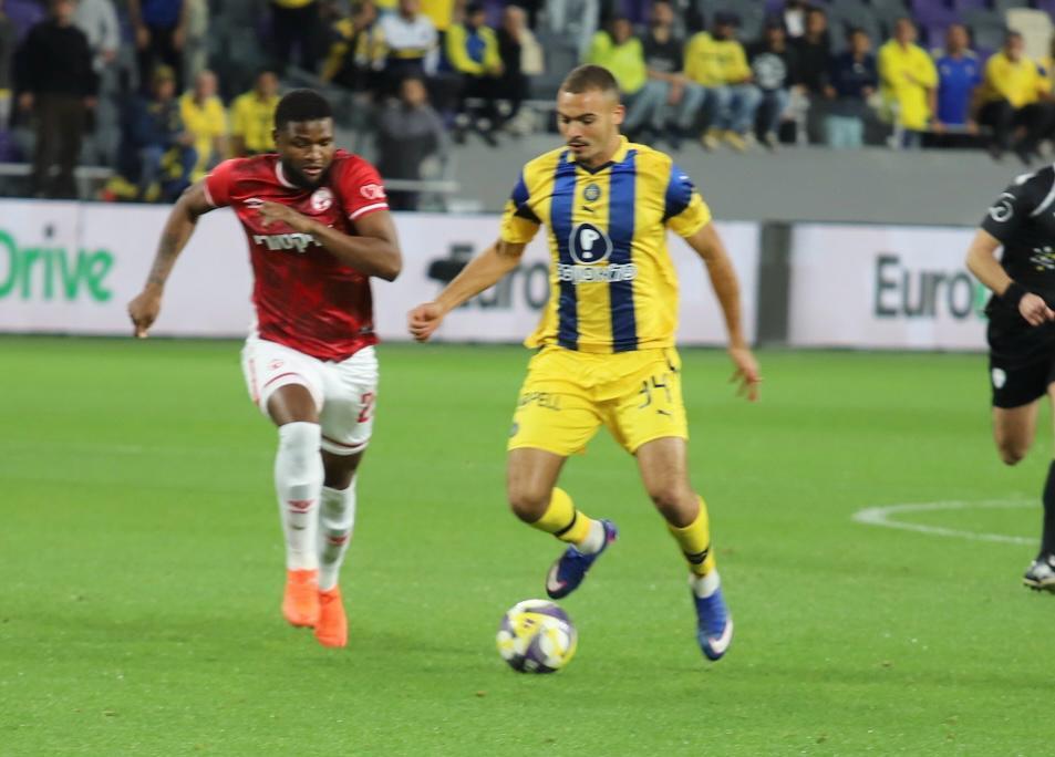 بصمة عربية تشعل القمة