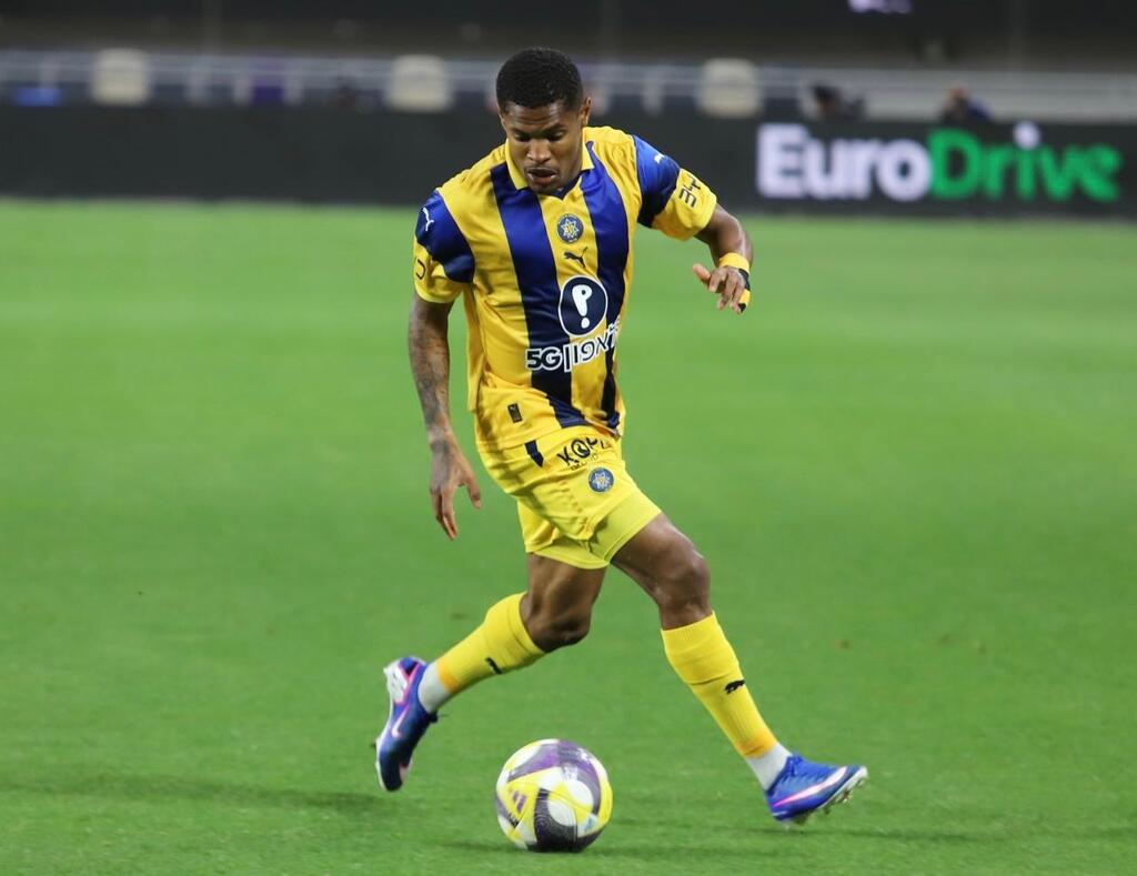 بصمة عربية تشعل القمة