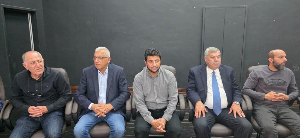 في مشهد وحدوي مؤثر: إتمام الصلح بين عائلتي عوّاد وذياب في طمرة بعد خلاف دامٍ 