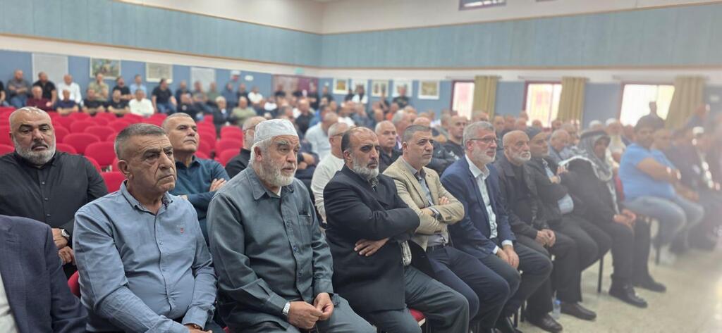 في مشهد وحدوي مؤثر: إتمام الصلح بين عائلتي عوّاد وذياب في طمرة بعد خلاف دامٍ 