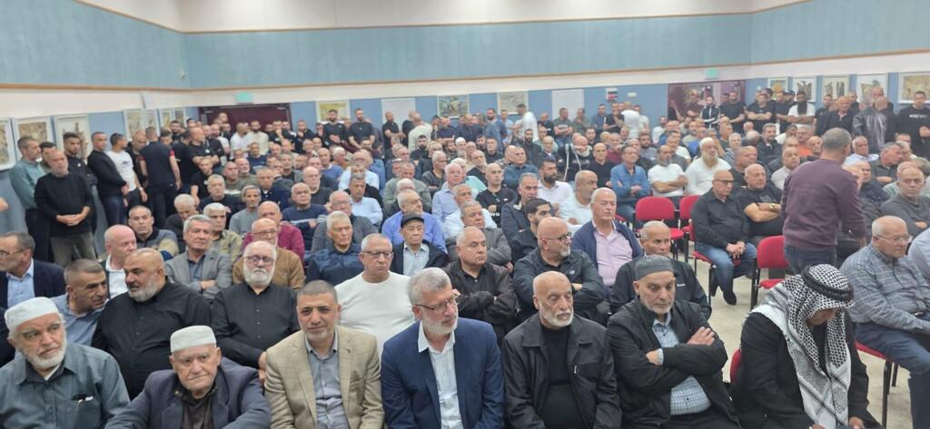 في مشهد وحدوي مؤثر: إتمام الصلح بين عائلتي عوّاد وذياب في طمرة بعد خلاف دامٍ 