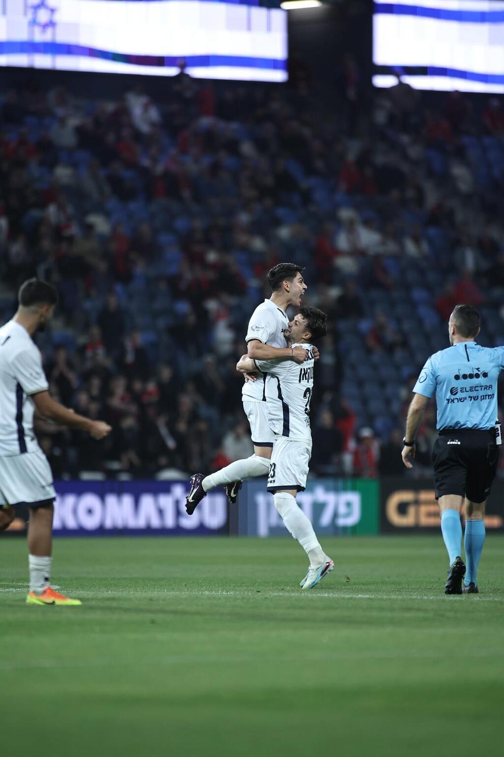 انتصار دراماتيكي يعيد الأمل للرينة ويشعل صراع البقاء في المراحل الحاسمة.