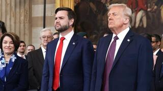 جيه دي فانس وترامب في البيت الأبيض