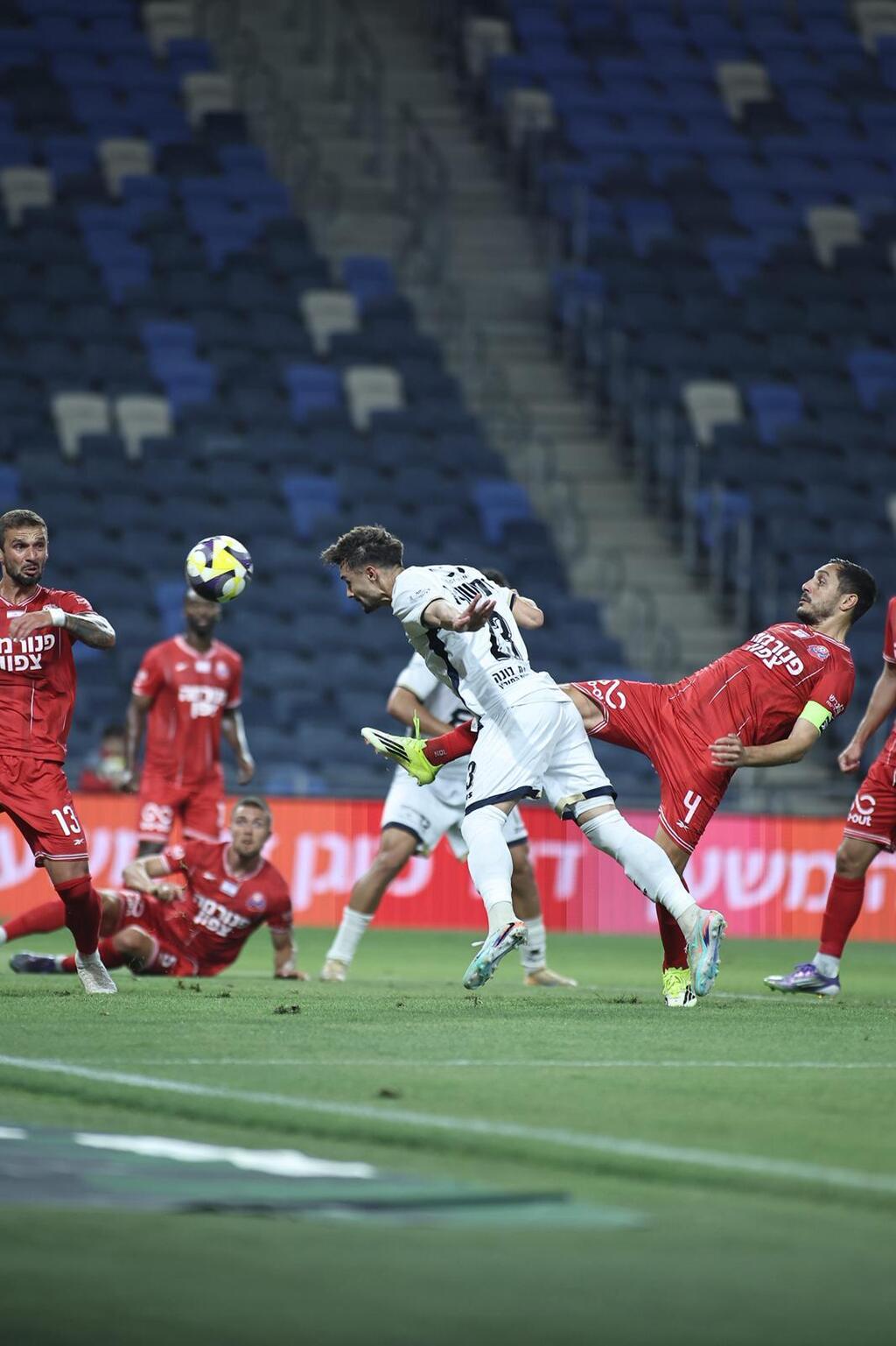 انتصار دراماتيكي يعيد الأمل للرينة ويشعل صراع البقاء في المراحل الحاسمة.