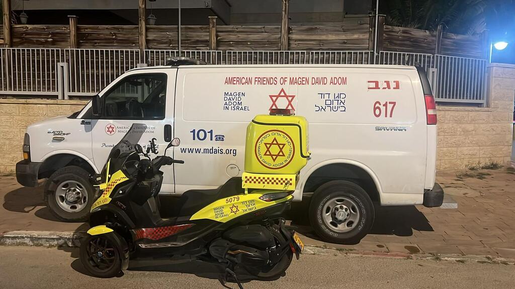 مقتل امرأة 40 عاما واصابة ابنها 8 سنوات بجراح خطيرة في جريمة عنف