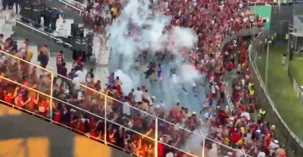 إصابات وفوضى في مباراة القمة بين أوليمبيا وسيرو بورتينيو بالباراجواي