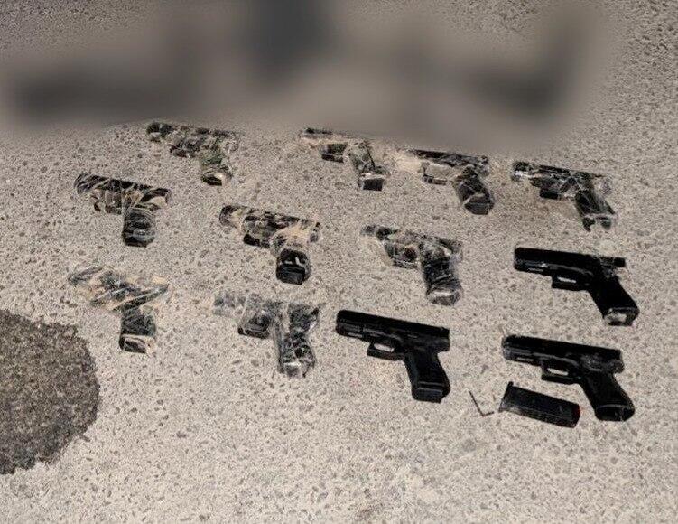 الشرطة والجيش يعلنان إحباط تهريب أسلحة عبر الحدود مع الأردن