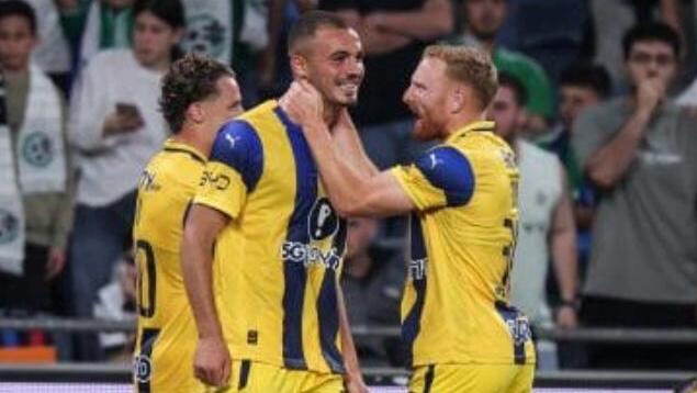 مكابي تل أبيب يفوز 3-1 على مكابي حيفا