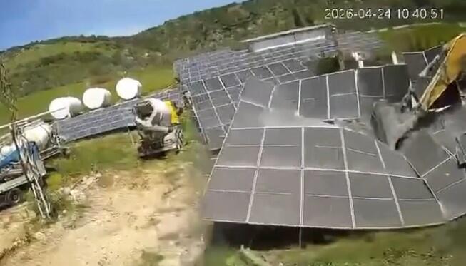 تحقيق إسرائيلي بعد توثيق تدمير ألواح طاقة شمسية في بلدة دبل المسيحية جنوب لبنان