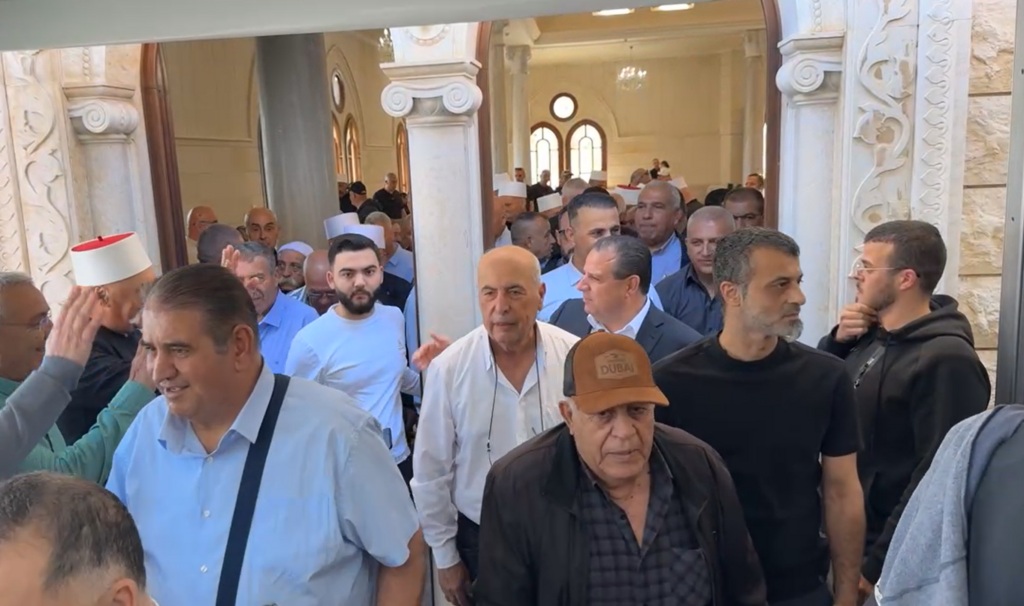 آلاف  يحيون زيارة مقام النبي شعيب في الجليل وسط أجواء دينية واجتماعية