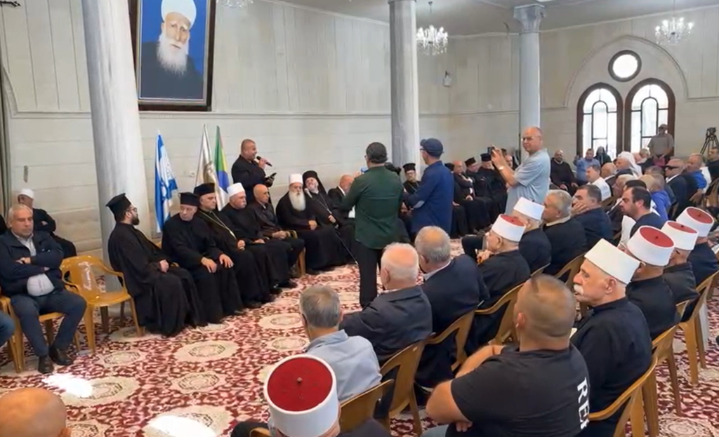 آلاف  يحيون زيارة مقام النبي شعيب في الجليل وسط أجواء دينية واجتماعية