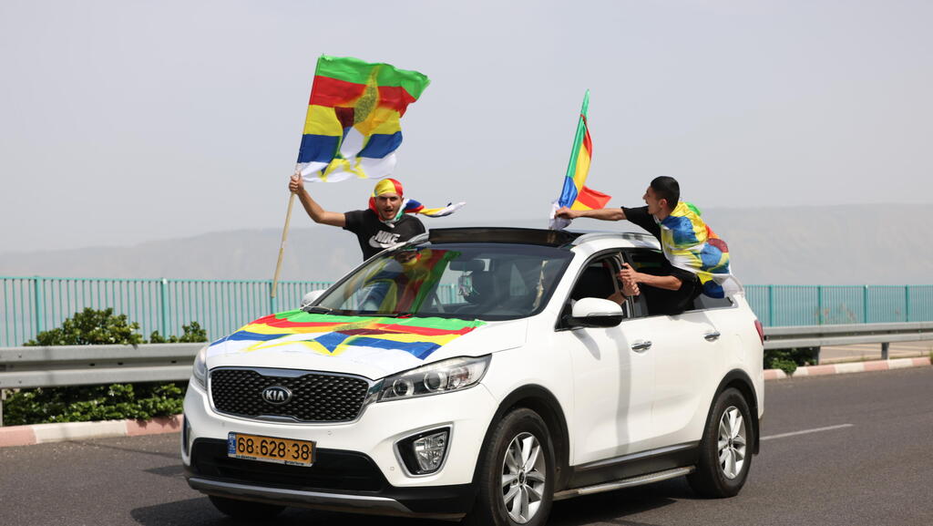 آلاف  يحيون زيارة مقام النبي شعيب في الجليل وسط أجواء دينية واجتماعية